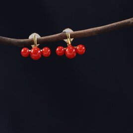 レッドカラー・珊瑚の３連イヤリング（Sv925）