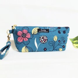 北欧の花 持ち手付きペンケース(ブルー)