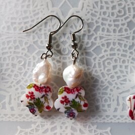 淡水パールとプリントシェルのピアス