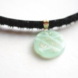 【受注製作】レジンアート　ラウンドモチーフとタティングレースとベルベットリボンのチョーカー〈雪ほのぼのと消えゆけば〉