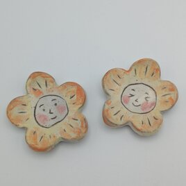 【Hanaemi】笑顔を運ぶ箸置き（3-4cm 掻き落とし・透明釉）