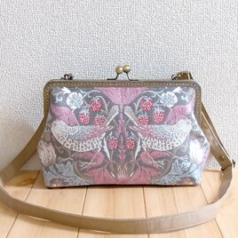 ウィリアムモリス　長財布も入る大きめ　　がま口ショルダーバッグ　25cm口金　いちご泥棒　ピンク　664