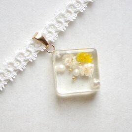 【受注製作】レジンアート　スクエアモチーフとタティングレースとサテンリボンのチョーカー〈リフレイン〉