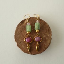 古代の泉を守る耳飾り（ピアス／イヤリング）