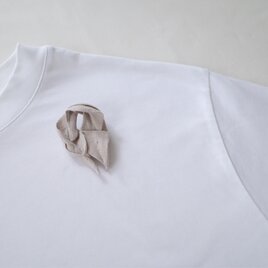 いちごいちえのブローチ（ベージュ・①）