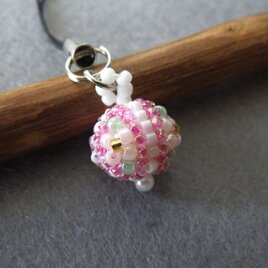 彩花珠～四ツ花ビーズ玉ストラップ（濃ピンク色×ピンク色＆白色）