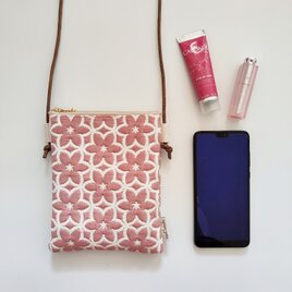 《スペイン生地》さくら色・花柄スマホポシェット