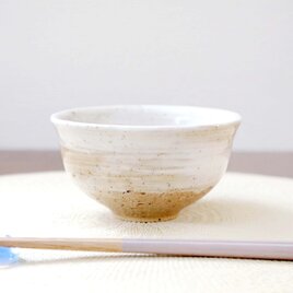 薫る土味 御影土と白化粧の飯碗 ＊ 2