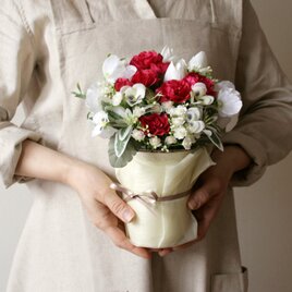 母の日 カーネーションアレンジメント｜赤いカーネーションのブリキ缶フラワー