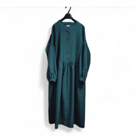 バンドカラー長袖ワンピース（グリーン）