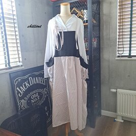 【背中がかわいい】マキシ：ギャザー：エプロンドレス：ブラック×ストライプ【1012】