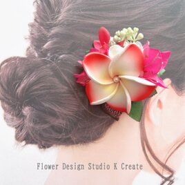 赤いプルメリアとブーゲンビリアのヘアクリップ　髪飾り　トロピカル　フラ　フラダンス　プルメリア　赤　フラガール　浴衣　