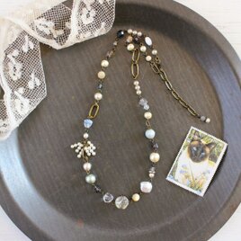 ノスタルジックな素材を集めて。フリンジ揺れる、ヴィンテージstyle ショートネックレス　コスチュームジュエリー