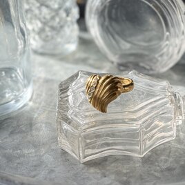 RA159-【 AVON 】エイボン・ヴィンテージリング 1980's Gold Tone Scalloped Heart