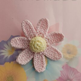 お花ブローチ
