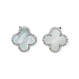 人気 大人可愛い クローバーピアス マザーオブパール ＷＧ／ホワイトゴールド 18kgf フォーマル 卒業 卒園