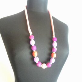 アクセサリー　ウッドビーズのネックレス　E15