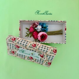 ヴィンテージ布カルトナージュBOXとコサージュのセット B