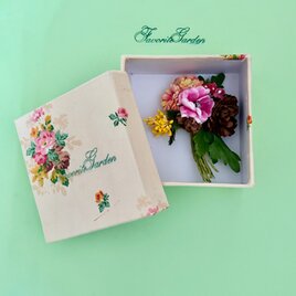 ヴィンテージ布カルトナージュBOXとコサージュのセットC