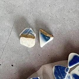 金継ぎシー陶器とムーンストーンのアシンメトリーピアス｜藍染付｜一点物