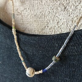 ＊フリーダムなネックレス＠アフリカの再生ビーズ＋ジャワのシードビーズ類＋古いビーズやパールなどなど