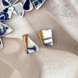 白い染付陶片の金継ぎピアス／イヤリング｜シー陶器・一点物