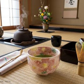 ◆新品◆ 美濃焼　色絵春草小服抹茶碗　【紙箱】　1個のサイズ：φ 100x60mm