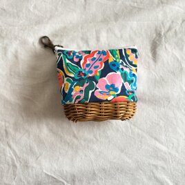 ラタンのミニポーチ【リバティ生地／コットン生地】/自然素材/手編みのカゴ