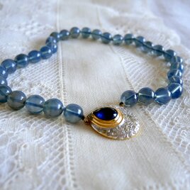 ブルー ラインストーン飾りのネックレス