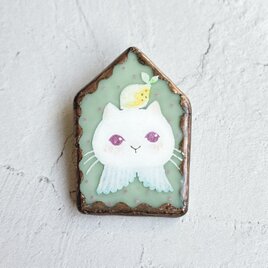 おめかし猫さんのブローチ　ステンドグラスブローチ