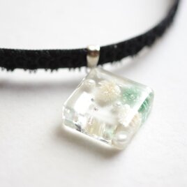 【受注製作】レジンアート　スクエアモチーフとタティングレースとベルベットリボンのチョーカー〈しづかなる寝顔〉