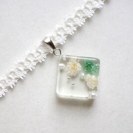 【受注製作】レジンアート　スクエアモチーフとタティングレースとサテンリボンのチョーカー〈しづかなる寝顔〉