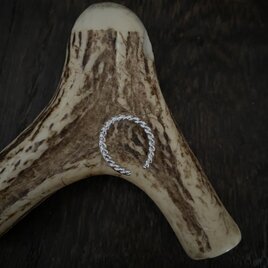 イヤーカフ　Woval