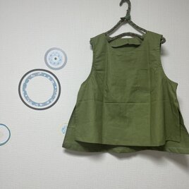 迷わない重ね服　シンプルベスト　リネン　グラスグリーン