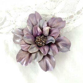 革のコサージュ アンデシュ （ブルーラベンダー）