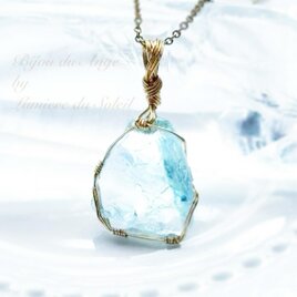 〜普遍の愛に満ちた場所へと導く〜アンダラクリスタルのトリプルカラーペンダントトップ