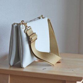 ダブルポシェット（ ちょっと大きめ ）　ホワイト