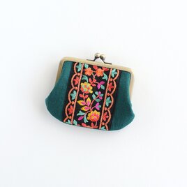 リネンとインド刺繍リボンのシンプルながま口　グリーン