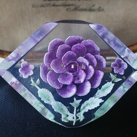 ヴィンテージ　とても美しいスミレ色のお花のルーサイト製ブローチ