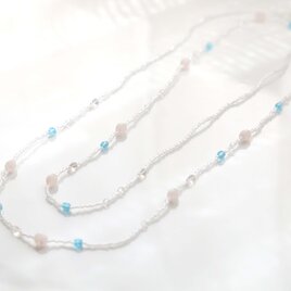 きらめくビーズのロングネックレス / 桜清水