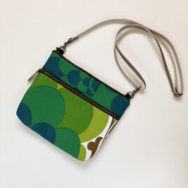 ミニショルダーバッグ　ポシェット　 グリーンのモダン柄