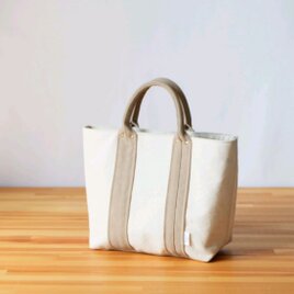 Soft canvas tote〈Breeze〉M / モカベージュ×生成り 生成り×モカベージュ