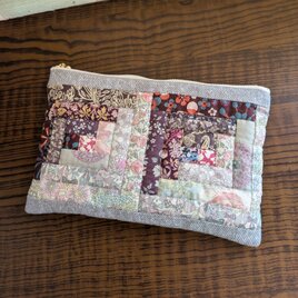 ログキャビンのぺたんこポーチ　グレー