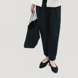 これだけで整う｜楽なのにきちんと見える 上質ポンチ テーパードパンツ｜3色 黒・白・ベージュ｜CORALIE-TP