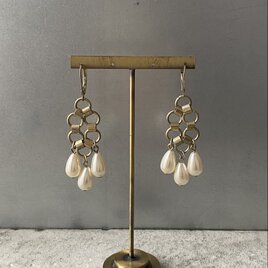 Vintage USA retro gold tone swing pearl pierce