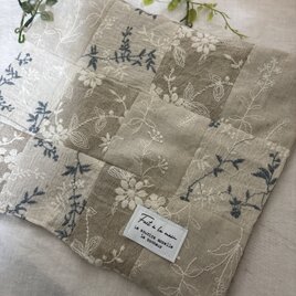 ✳︎ ✳︎ハンドメイド✳︎ リネン花刺繍パッチワークキッチンファブリック