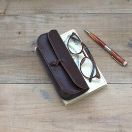 小さなタッセルの眼鏡ケース（チョコ）