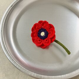 アネモネのブローチ〈赤〉 レース編み