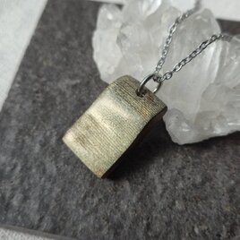 虹彩珊瑚のネックレス