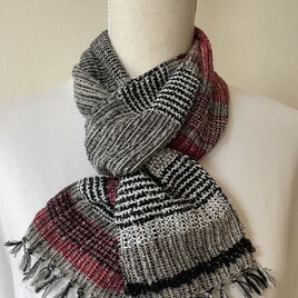 チェックと赤のミニマフラー